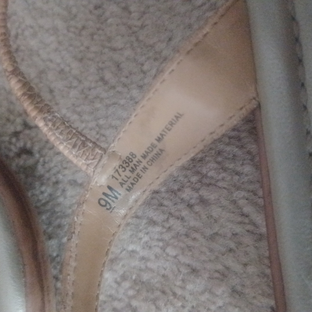 Sandals - Picture 2 of 3